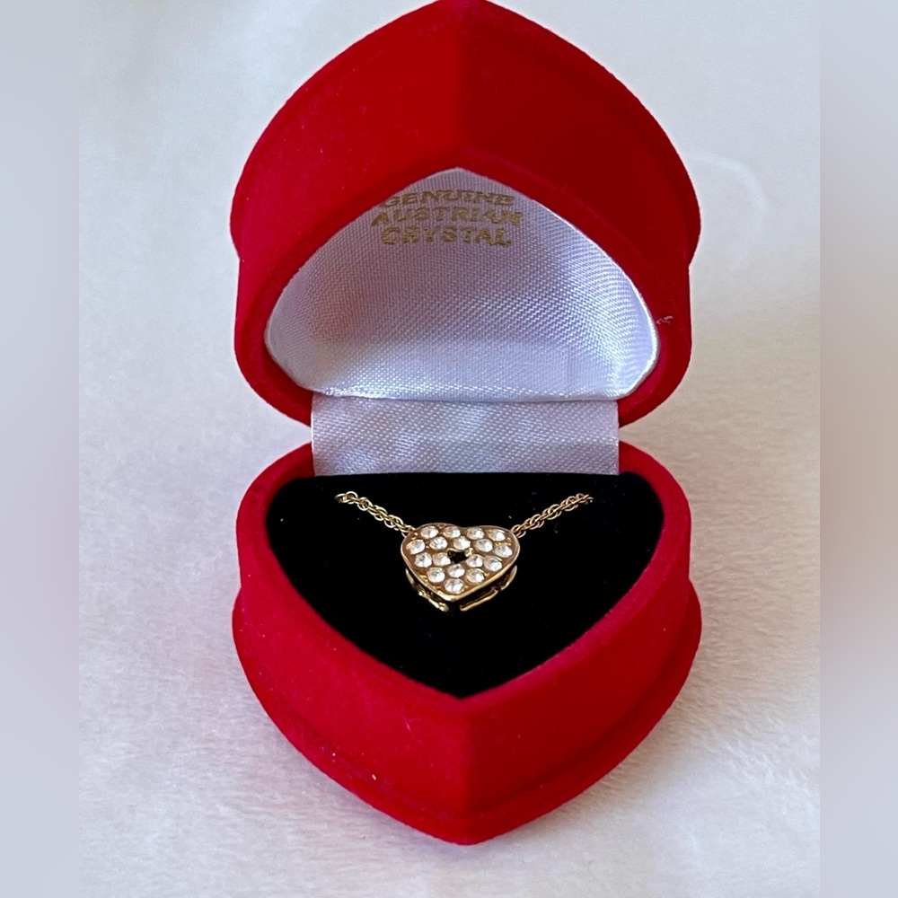 18K Gold Finish Heart Pendant w Geniune Australian Crystals, Rope Chain